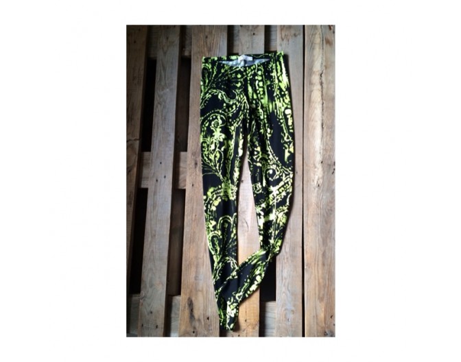 01.1   Neon zen leggings